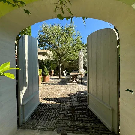 La Cour Interieure Villa