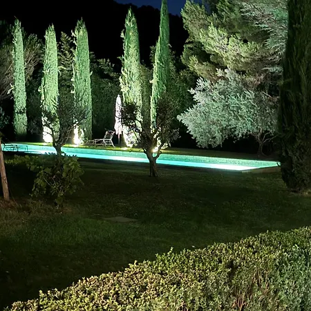 La Cour Interieure Villa Menerbes
